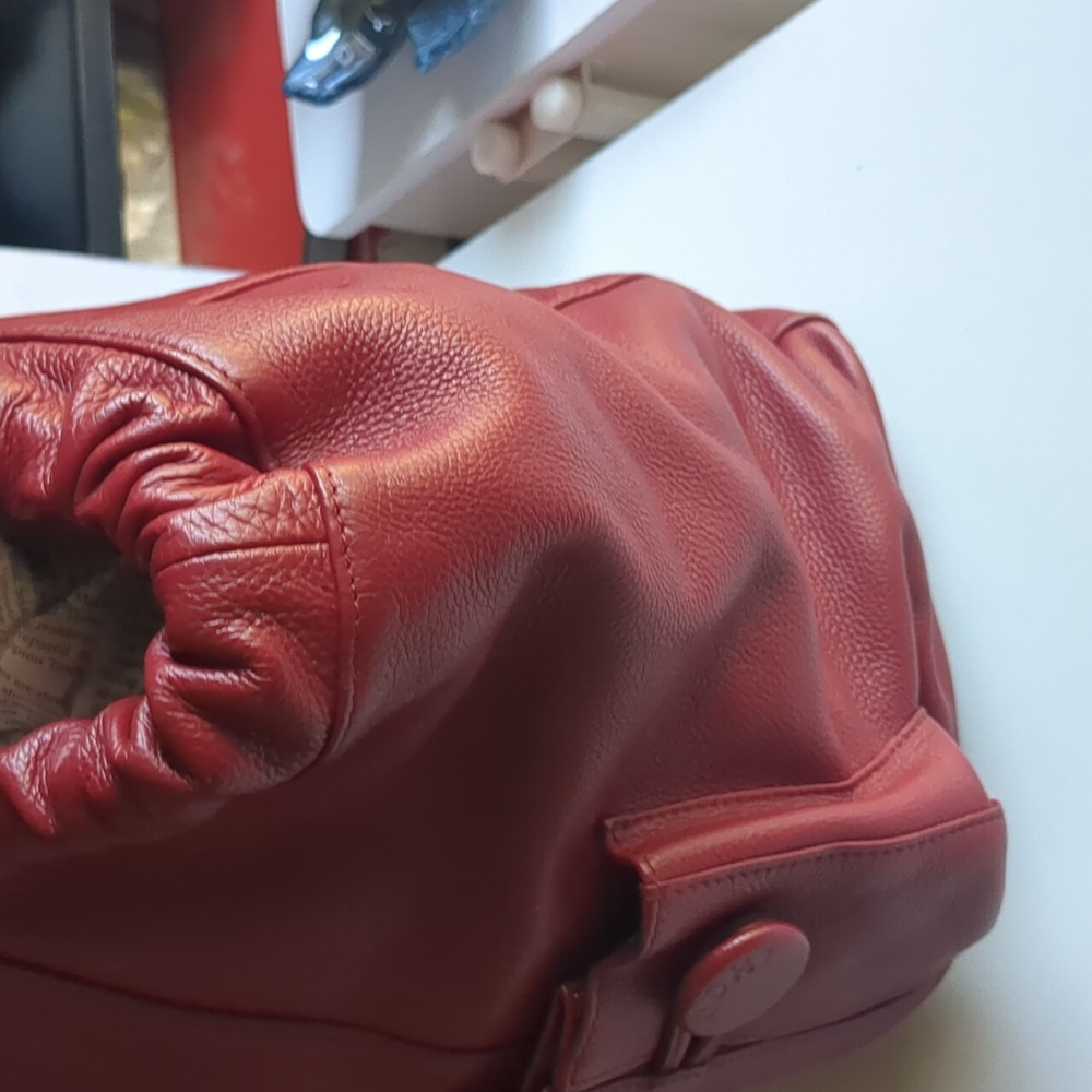 Bodhi Red Leather Satchel Handbag. - Picture 9 of 9